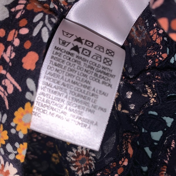 Sz S Lucky Brand Sleeveless Navy Blue Floral Top OpenNeck NWT Ladies ⭐️ - Picture 6 of 8